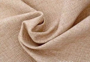 我們實(shí)地探訪了全國最大的窗簾布藝批發(fā)市場,發(fā)現(xiàn)窗簾最賺錢的根本不是布